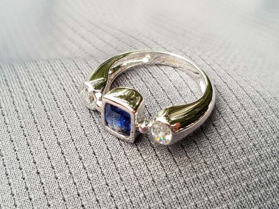 Saphir-Brillant-Ring