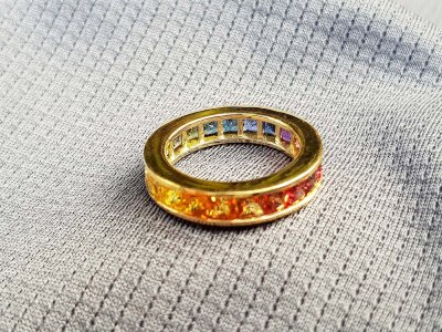 Rainbow-Saphir-Ring