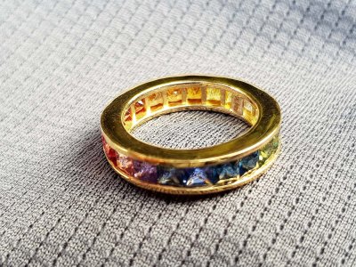 Rainbow-Saphir-Ring