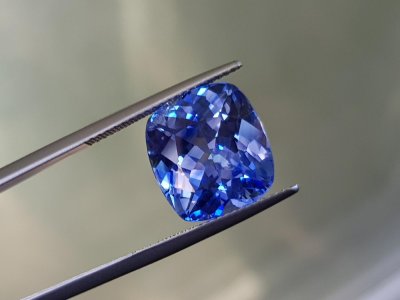 Saphir unbehandelt aus Sri Lanka 12.00 ct