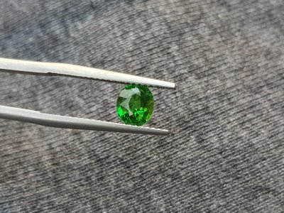 Tsavorit, 1.14 ct