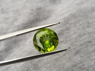 Peridot, 5.37 ct