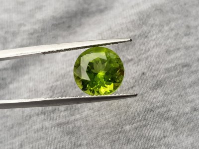 Peridot, 5.37 ct