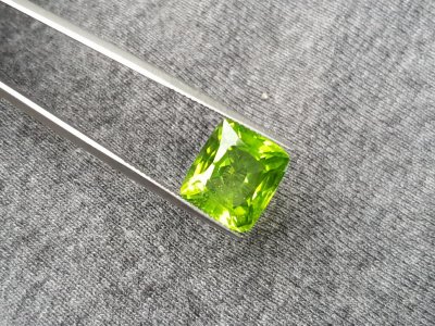 Peridot, 10.13 ct