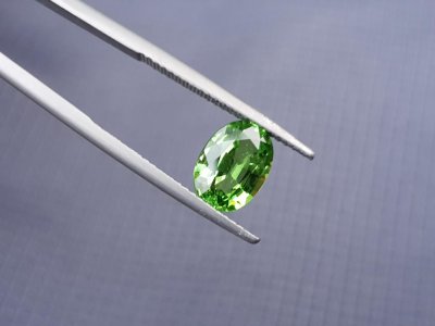 Tsavorit, 2.44 ct