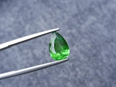 Tsavorit, 2.51 ct