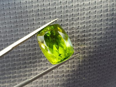 Peridot, 15.67 ct