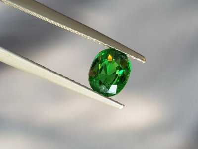 Tsavorit, 1.07 ct