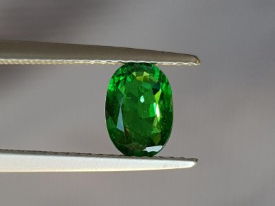 Tsavorit, 1.06 ct