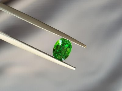 Tsavorit, 1.08 ct