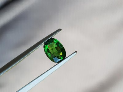 Tsavorit, 1.24 ct