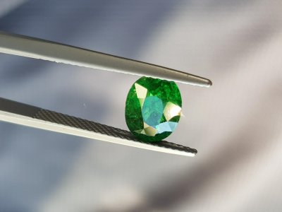 Tsavorit, 2.05 ct