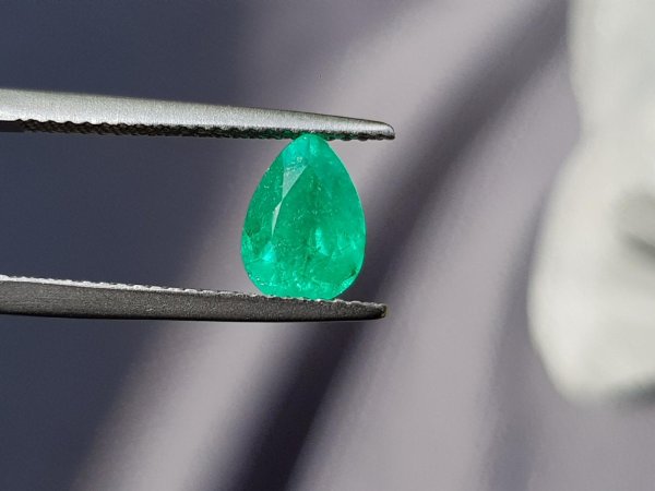 Smaragd (Kolumbien. Muzo) S6 1,23 ct