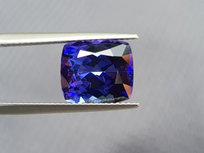 Tansanit (Tansania: Merelani oder Mererani) 6,09ct