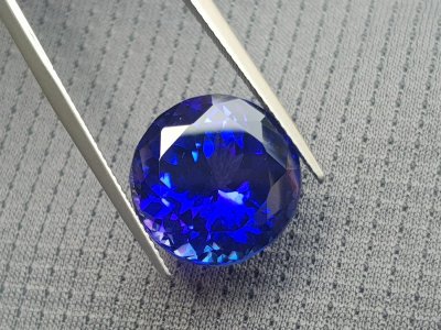 Tansanit (Tansania: Merelani oder Mererani) 15,94ct