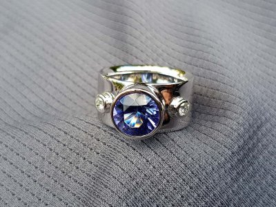 Tansanit-Brillant-Ring